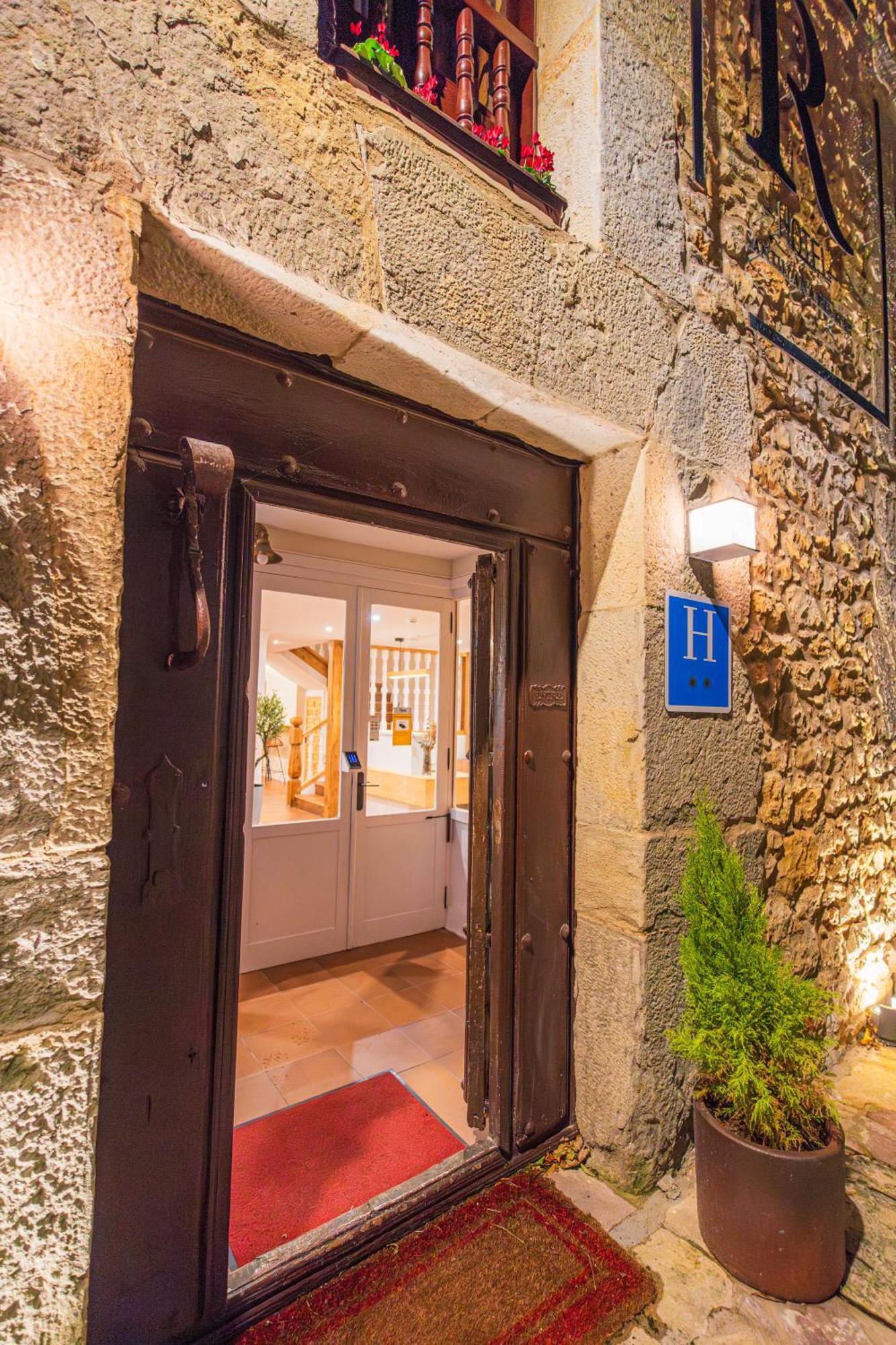 Hotel R Santillana Santillana del Mar Kültér fotó